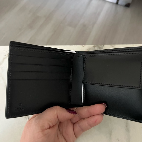 New Gucci BiFold Coin coin wallet . Made in Italy. Box and dust bag included! - Picture 4 of 11